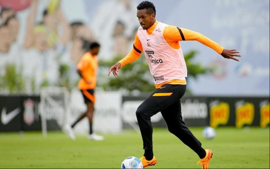 Jô, ex-atacante do Atlético